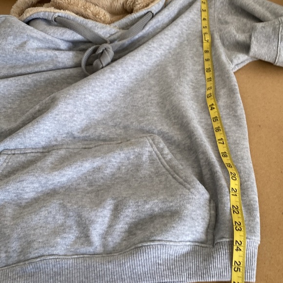 aerie Hoodie. Small. Fleece lined hood and front pocket. Gray - Picture 12 of 12
